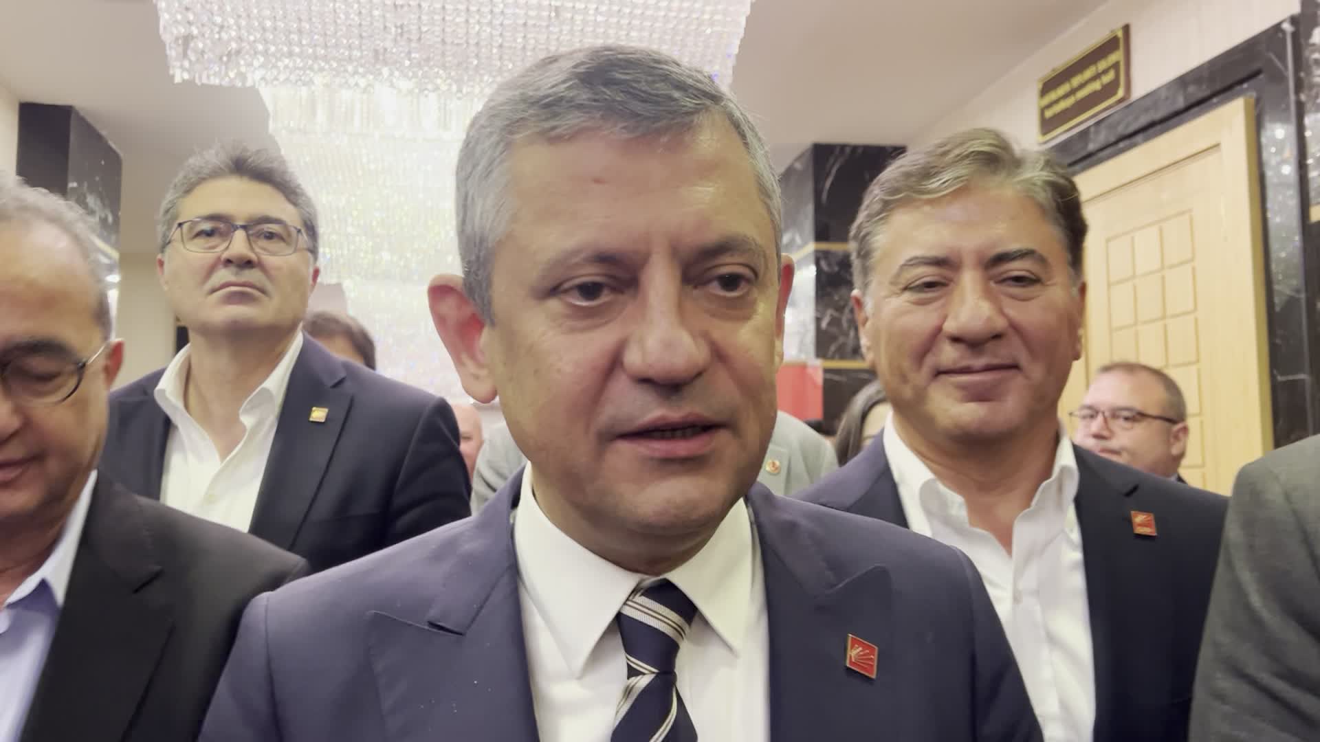 CHP Genel Başkanı Özgür Özel, muhalefet liderlerini aradı