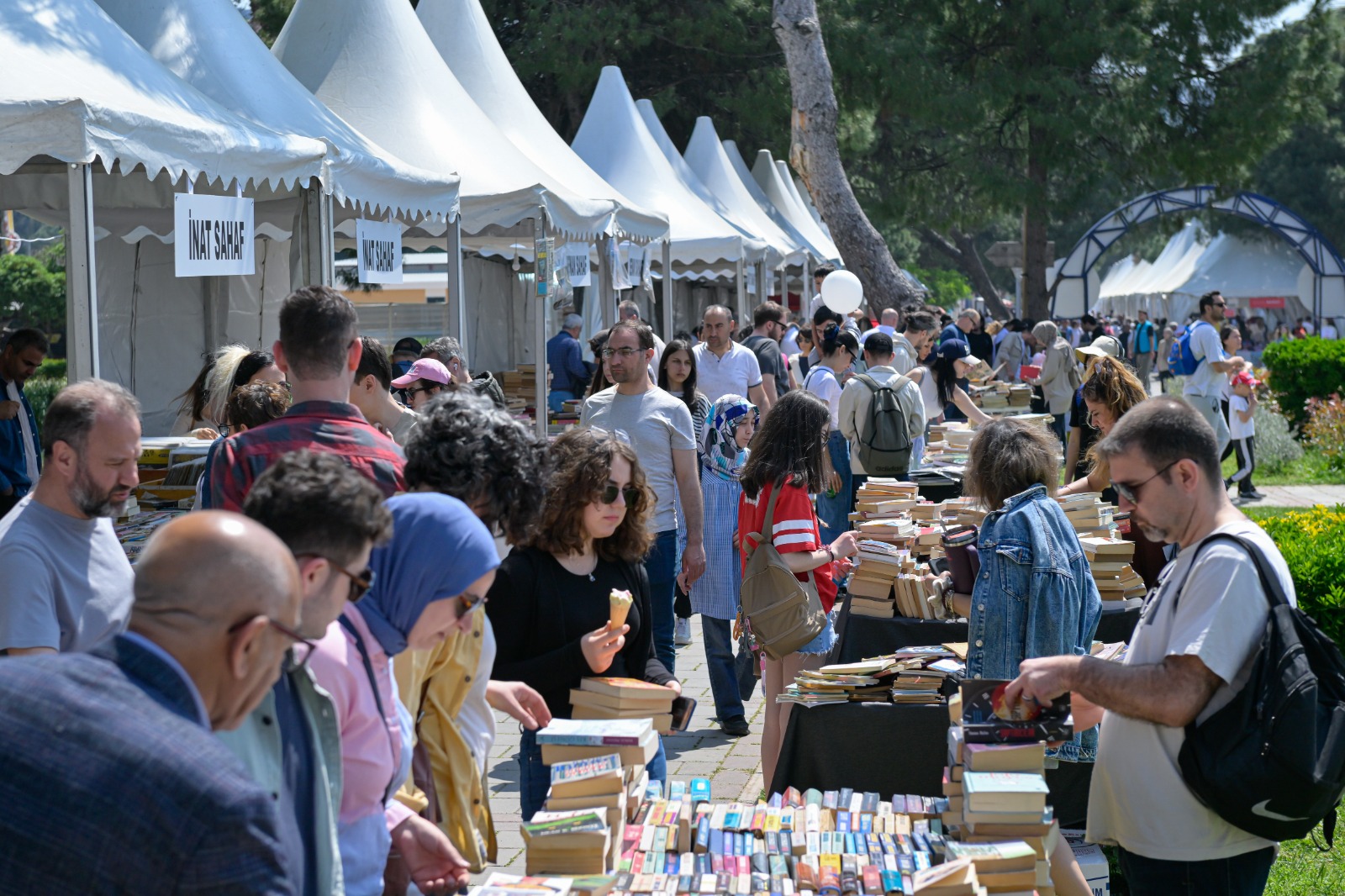 İzmir, edebiyatla buluşuyor: İZKİTAP ve Uluslararası Edebiyat Festivali başlıyor