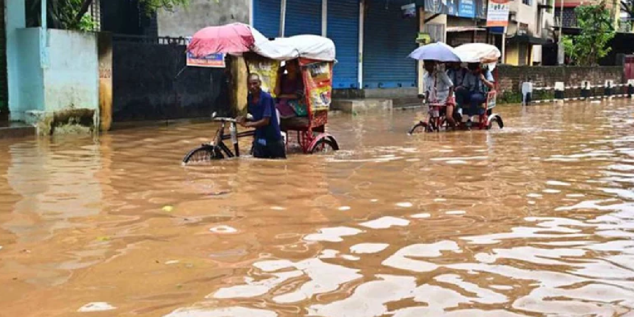 Hindistan'da sel faciası: 18 kişi hayatını kaybetti