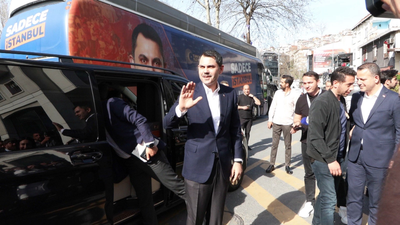 Murat Kurum, AKP İstanbul İl Başkanlığı'na geldi