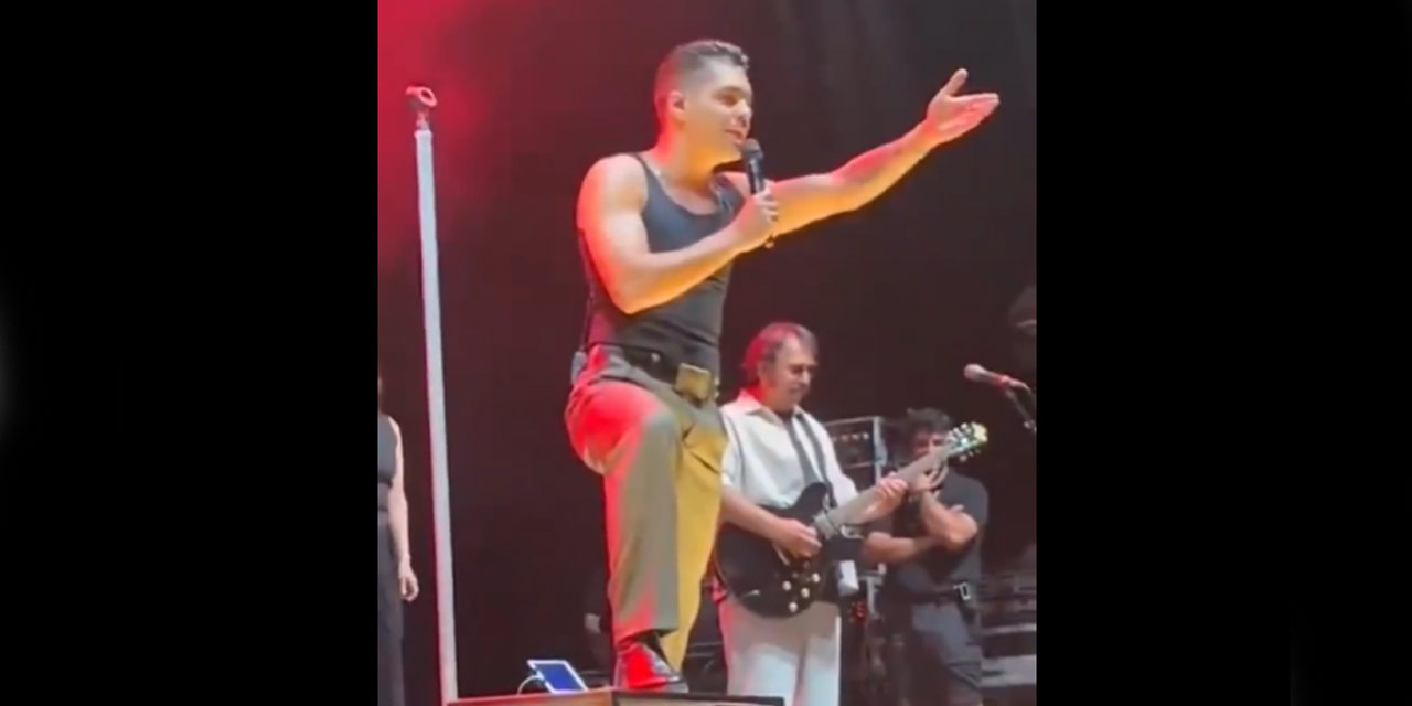 Emircan İğrek’ten konserde ‘Ekrem İmamoğlu'na özgürlük’ çıkışı