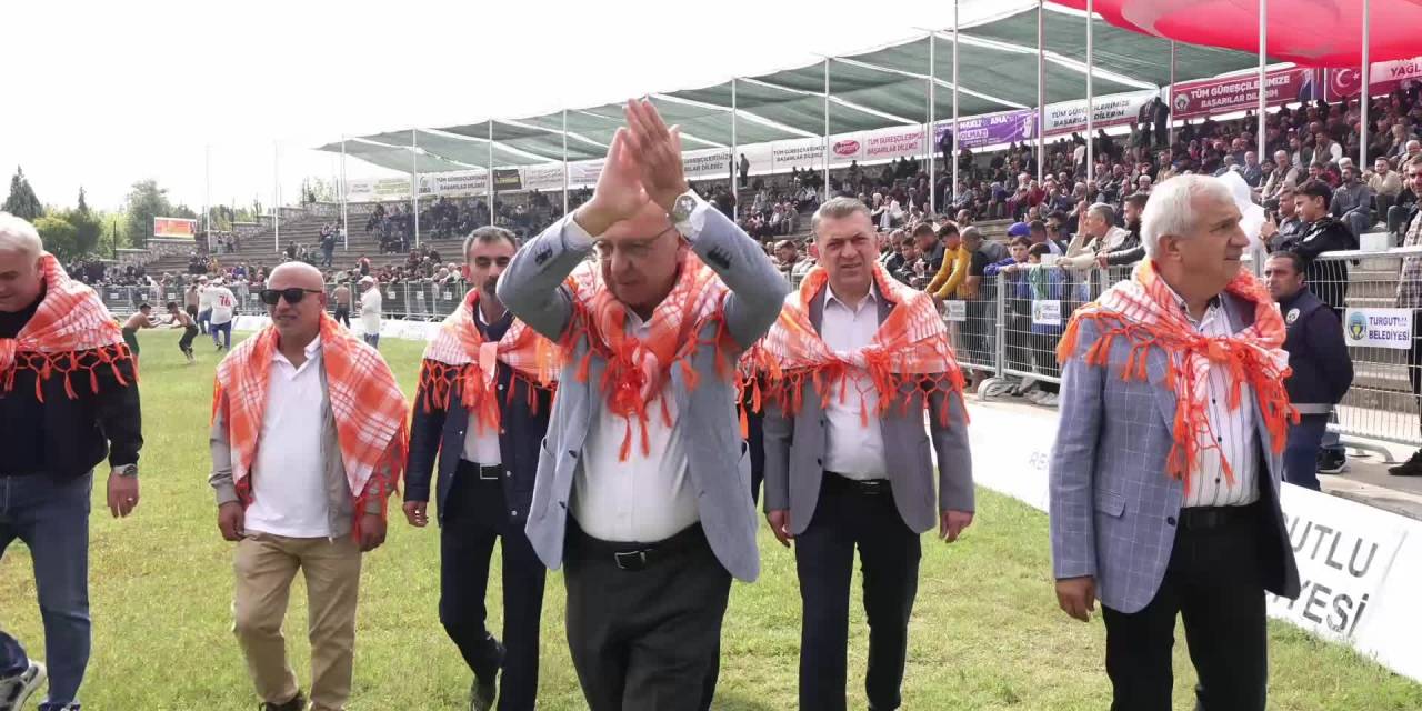 Turgutlu Belediyesi Yağlı Güreşleri’nde Kırkpınar coşkusu