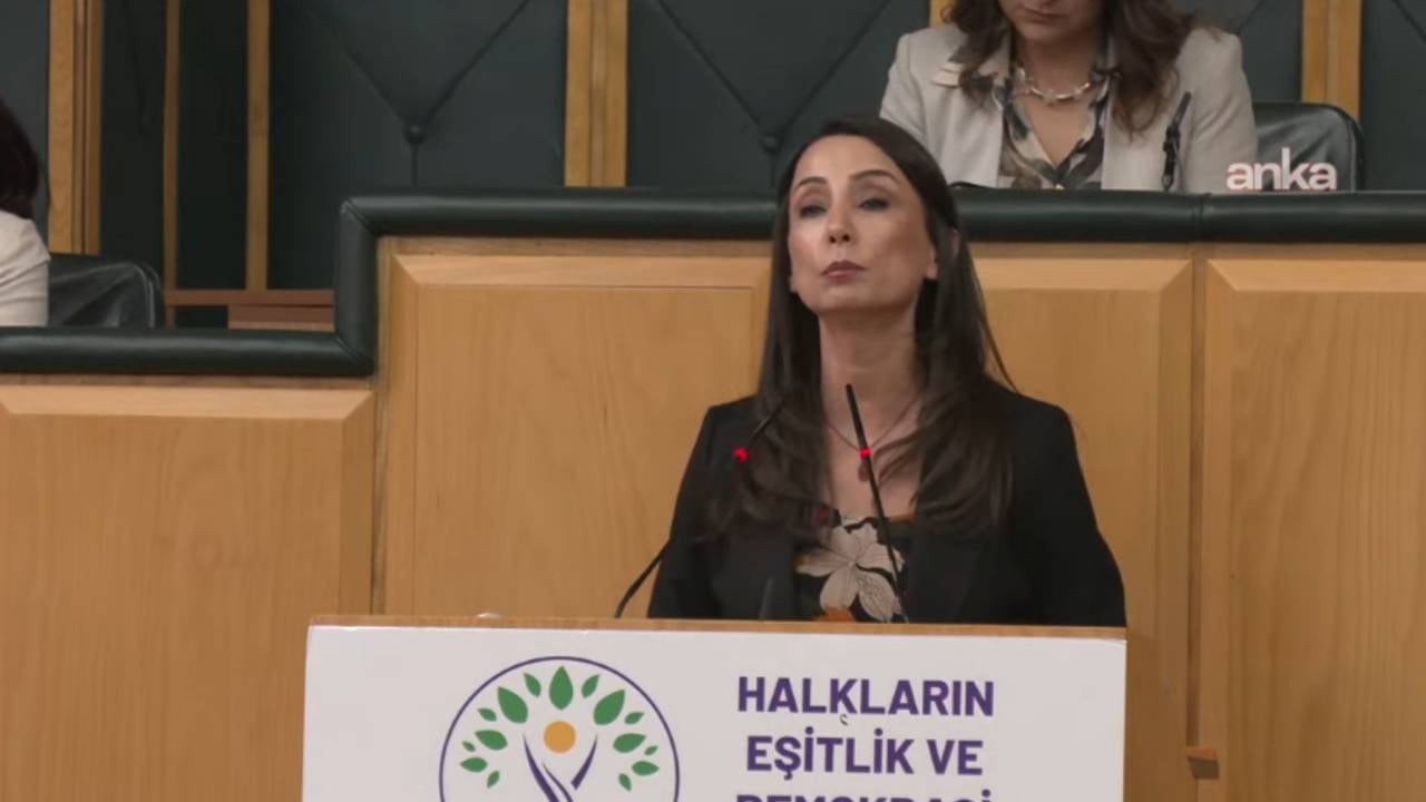 Tülay Hatimoğulları: ‘Saatler içerisinde Demirtaş ve arkadaşlarımızın serbest kalmasını bekliyoruz’