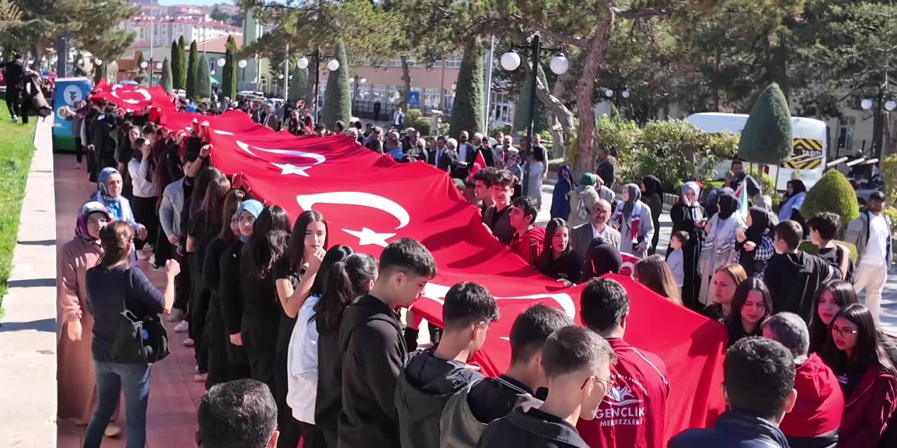 Yozgat'ta öğrenciler Filistin için meydanlarda