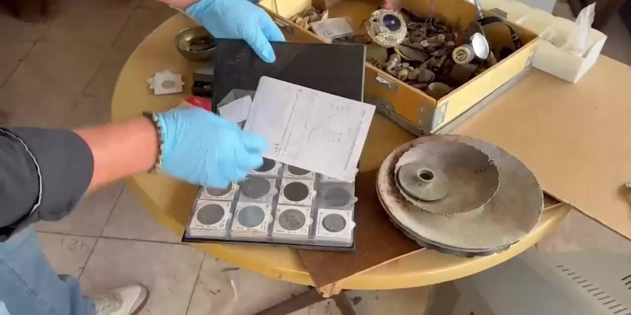 İzmir'de tarihi eser kaçakçılığına darbe: 20 milyon lira değerinde eser bulundu