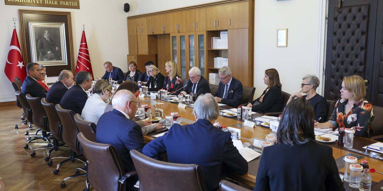 Özgür Özel, Finlandiya'nın Dışişleri heyetiyle buluşt