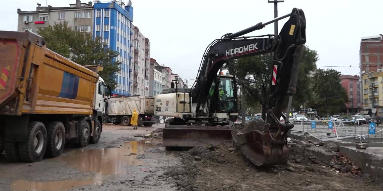 Balıkesir'de çay deresinin ıslah çalışmaları tamamlanıyor