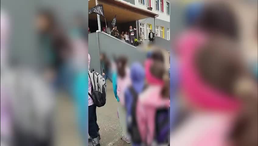 Öğrencilerden Filistin'e destek: kelime-i tevhid bayrağı açıldı