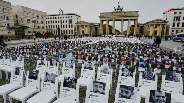 Almanya'da Hamas saldırılarında kaybedilenler için duygusal anma