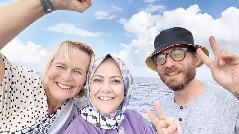 İsrail Özgürlük Filosu'na saldırdı: Gemide 3 Türk vekil de var!