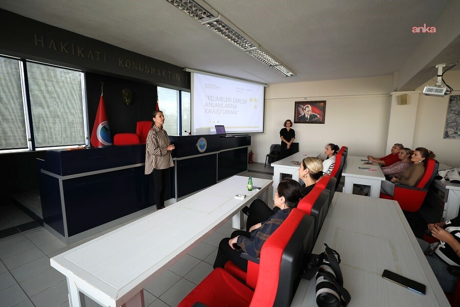 Menderes'te işaret dili eğitimi başladı