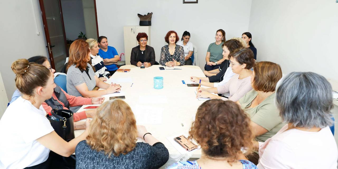 Narlıdere'de kadınlara yönelik haklar eğitimi başladı