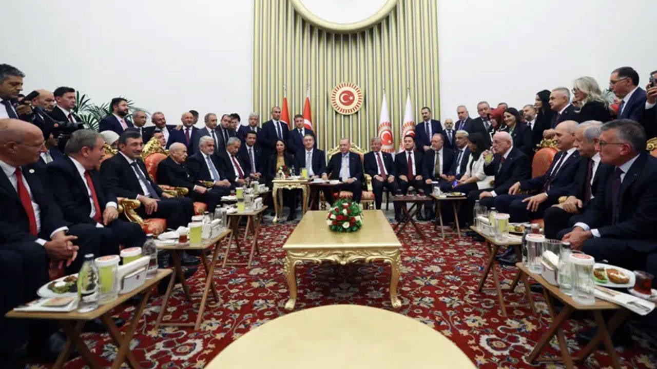 Erdoğan'dan tartışma yaratan resepsiyon fotoğrafına açıklama: ‘O tablonun parçası olamayanlar kendilerini hesaba çekmeli’