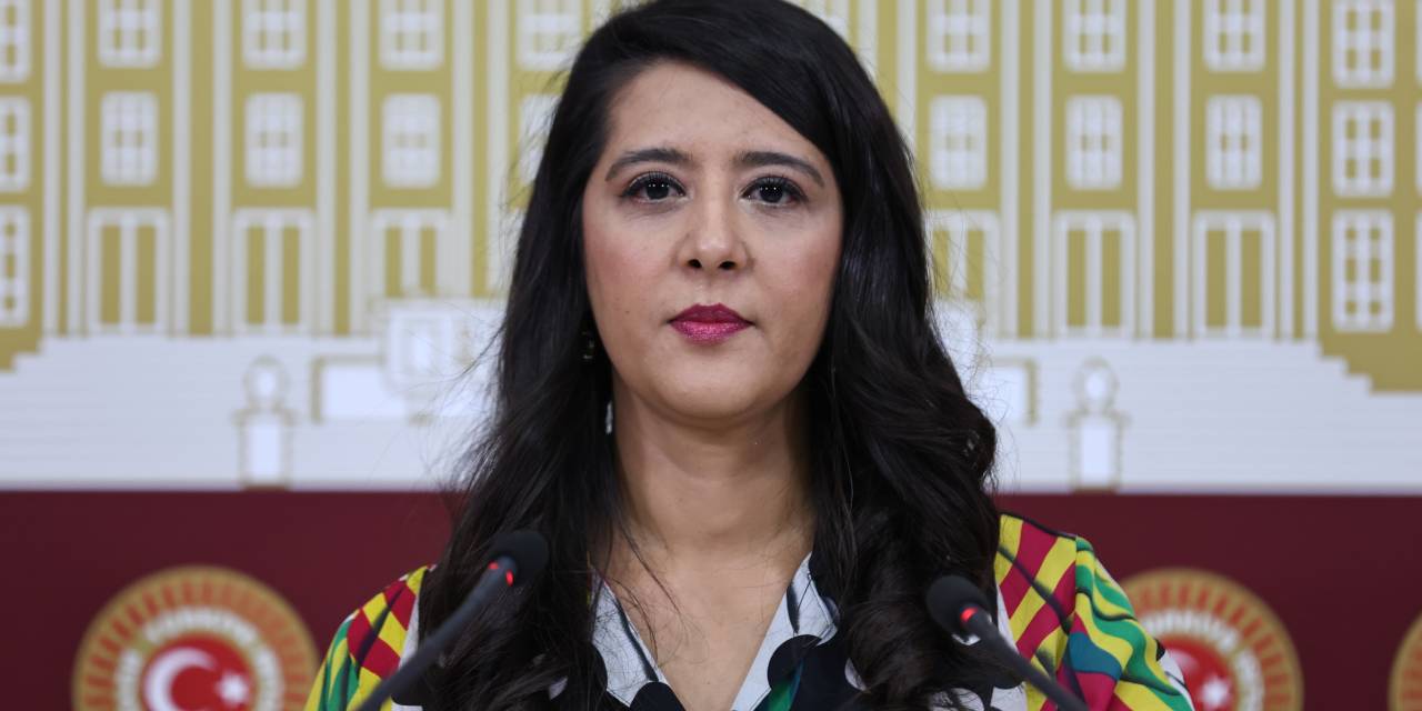 Deprem soruşturmalarında aranan müteahhiti aracı ile taşımıştı, EMEP'li Karaca: Eski kaymakama soruşturma açıldı mı