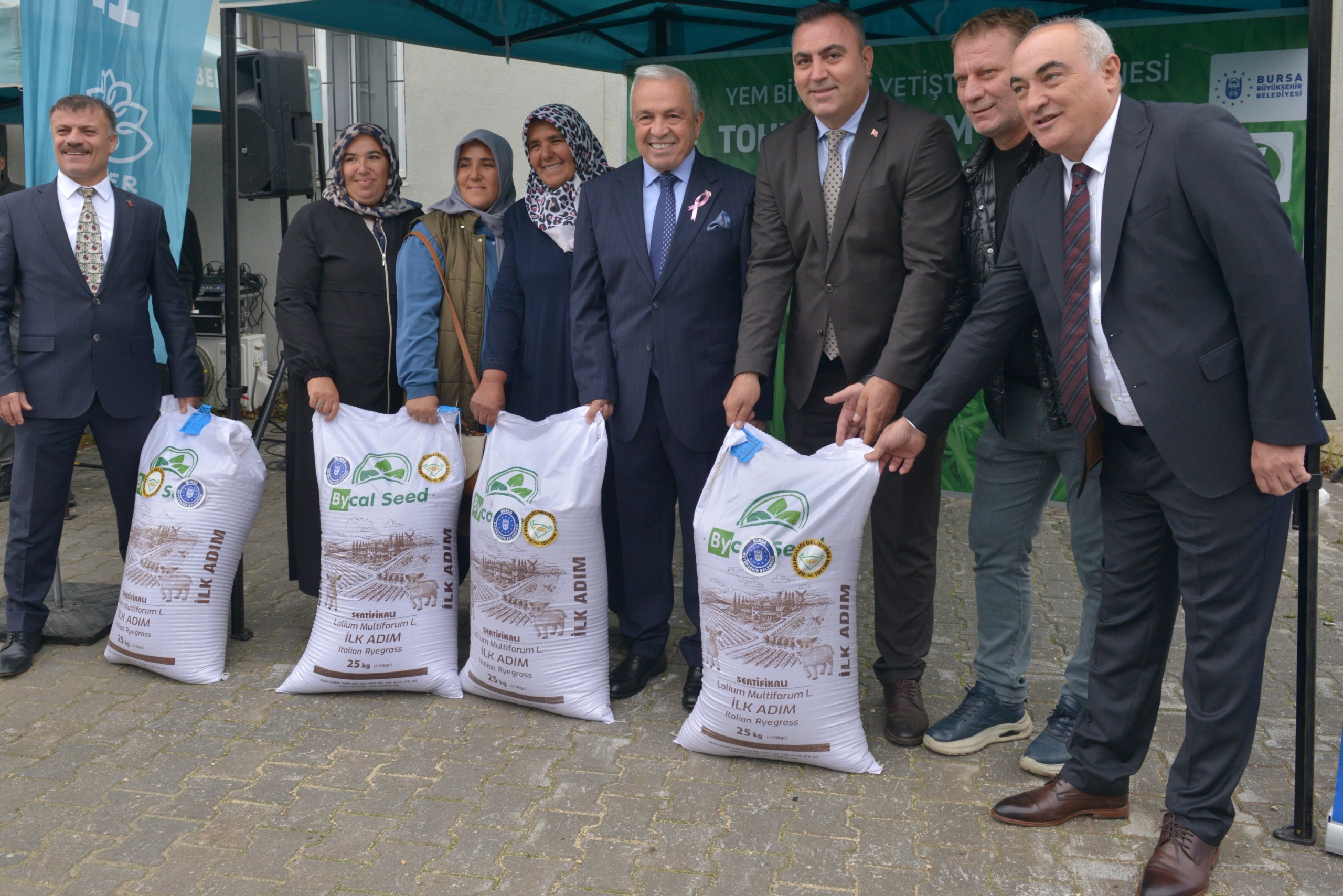 Bursa'da çiftçilere belediyeden tohum desteği