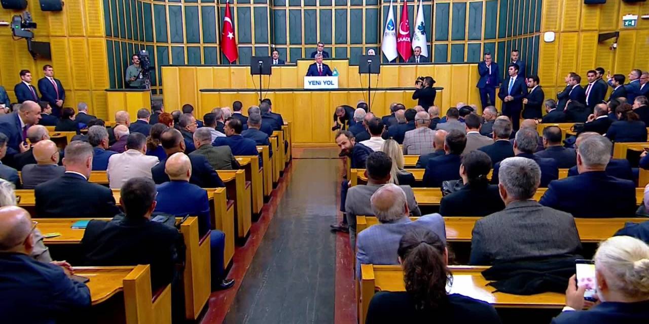 Ahmet Davutoğlu'ndan Kocabıyık'ın tutuklanmasına sert tepki