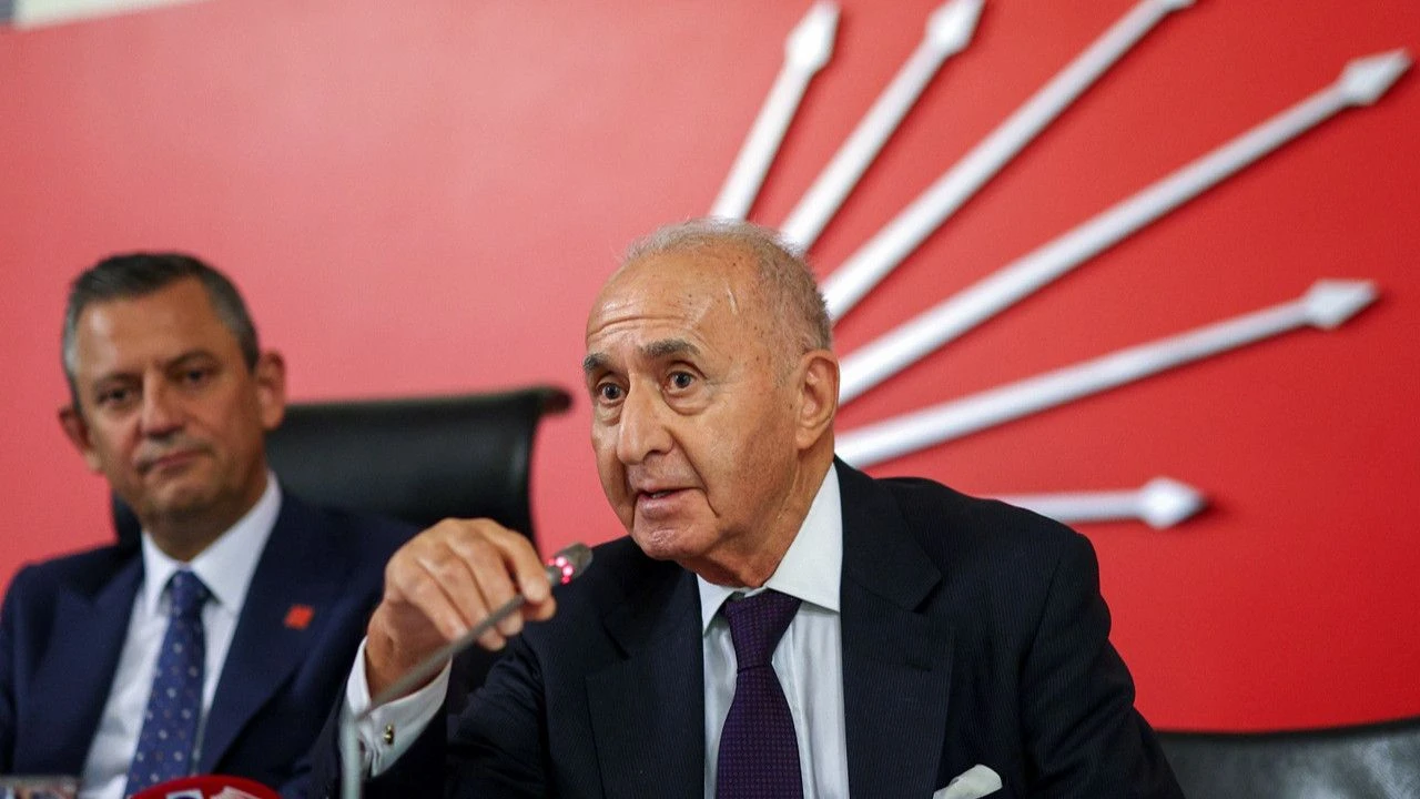 Eski CHP Genel Başkanı Hikmet Çetin yoğun bakıma alındı