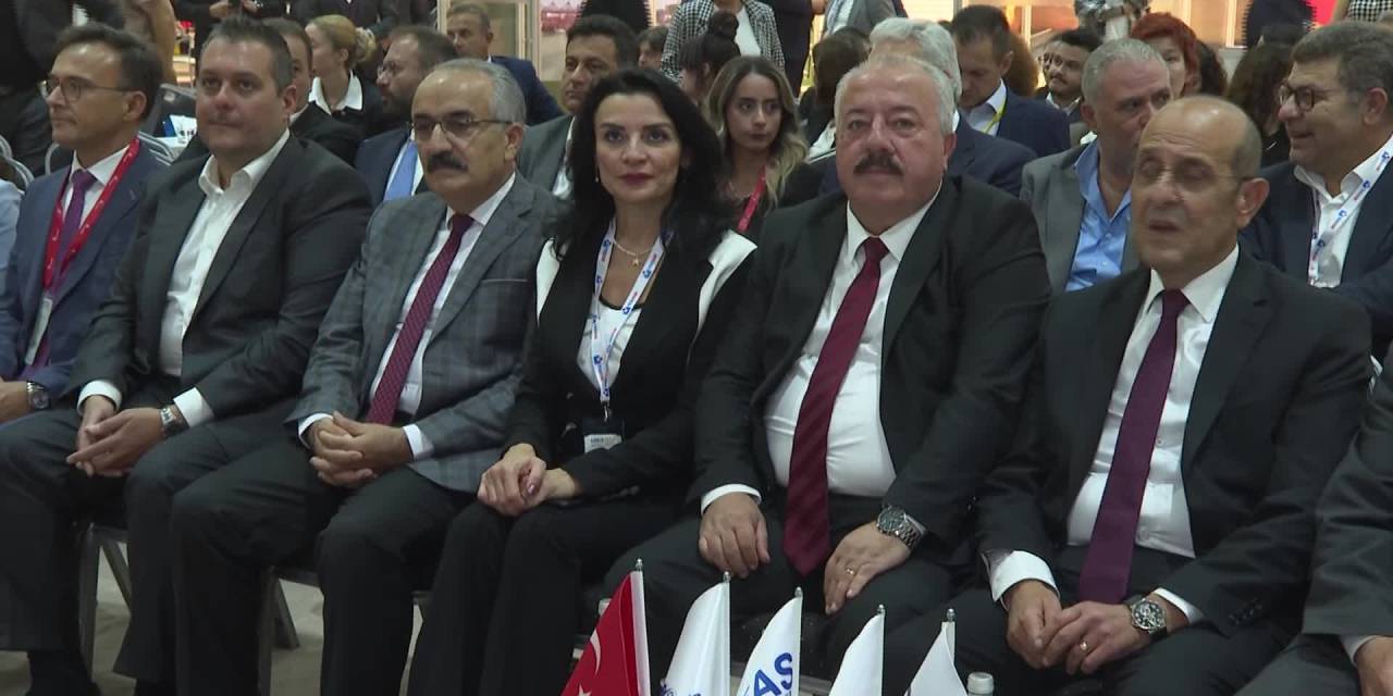 İzmir'de lojistik sektörünün buluşması başladı