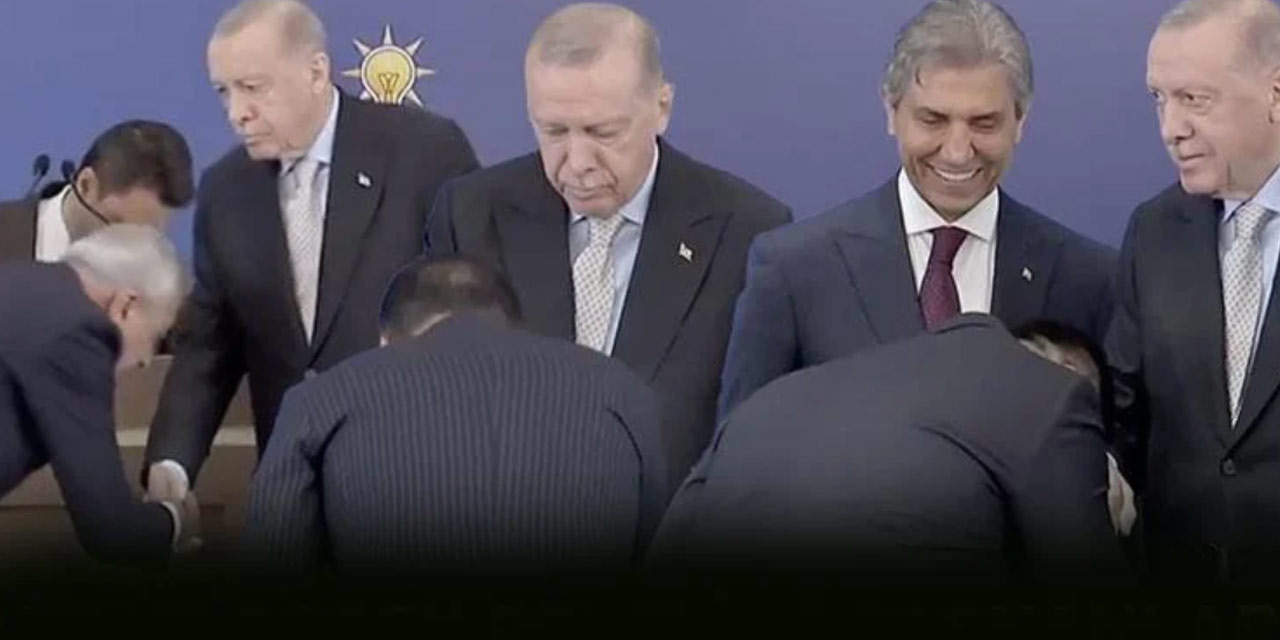 AKP'ye geçen belediye başkanları Erdoğan'ın elini öpme yarışında