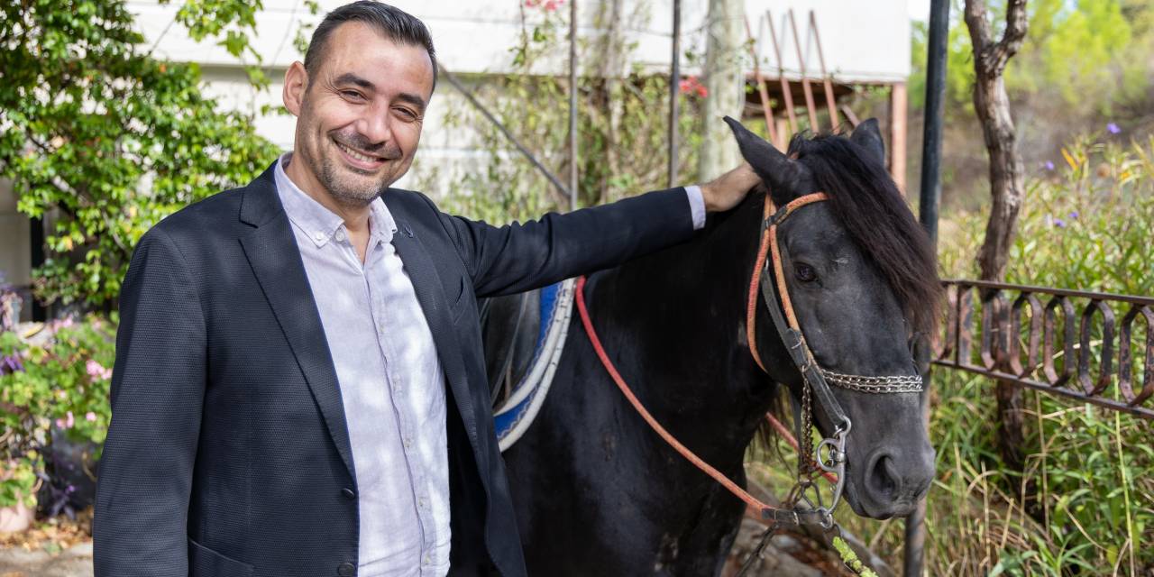 Başkanvekili Çiçek, Rahvan Atçıları Kulübünü ziyaret etti