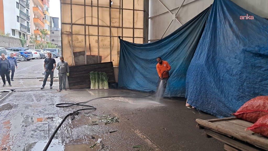 Ereğli’de su taşkınlarına karşı belediye müdahale ediyor