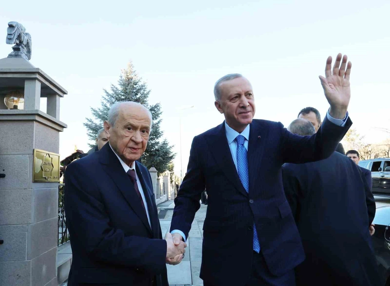 AKP kulislerinden yansıyanlar: Bahçeli'nin çıkışı AKP'yi böldü!