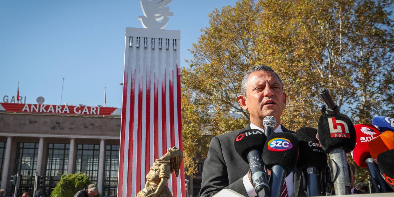 Özgür Özel: "10 yıl sonra barış güvercinlerimizi saygıyla anıyoruz"