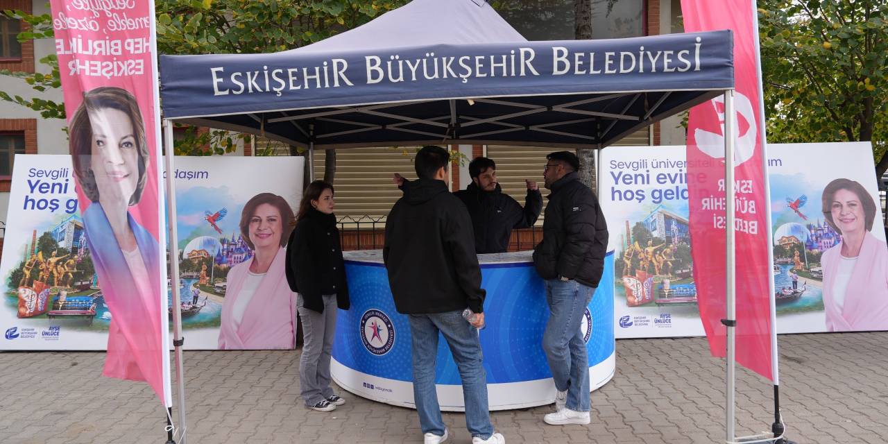 Eskişehir'de üniversiteye başlayan gençlere özel karşılama