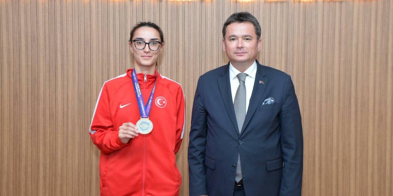 Aydın, Balkan Şampiyonu Sıla Zeynep Turan’ı makamında ağırladı