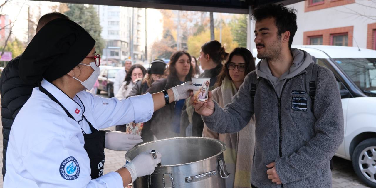 Eskişehir'de sabahları çorba ile karşılayın
