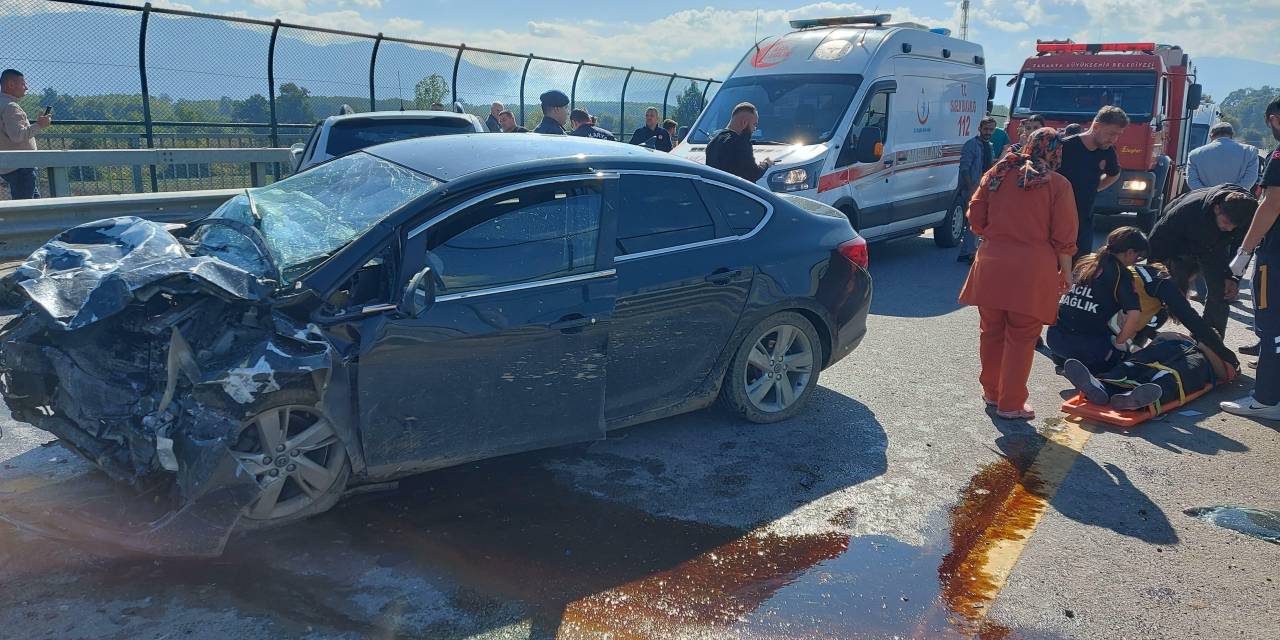 Akyazı'da trafik kazasında 2 Jandarma personeli hayatını kaybetti