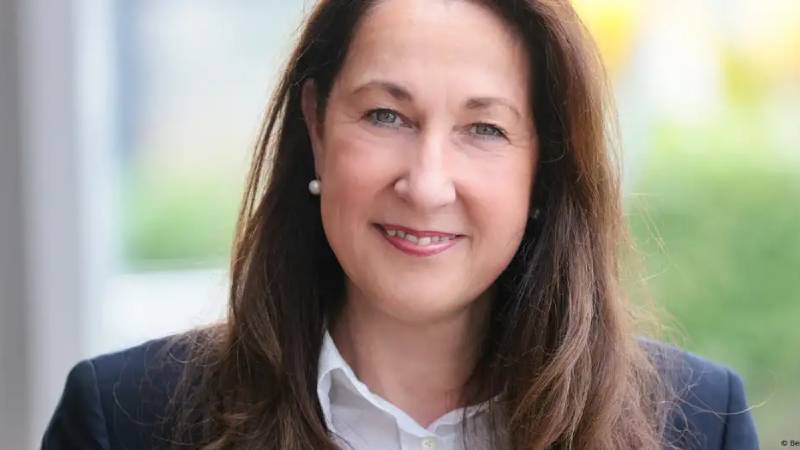 Almanya’da 14 kez bıçaklanan belediye başkanına saldıran kişi 17 yaşındaki kızı çıktı