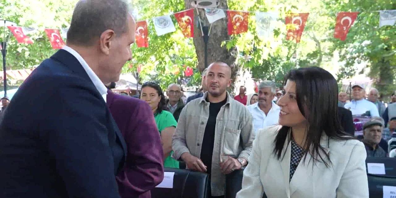 Vahap Seçer, Mut'ta Zeytin Festivali'nin açılışına katıldı