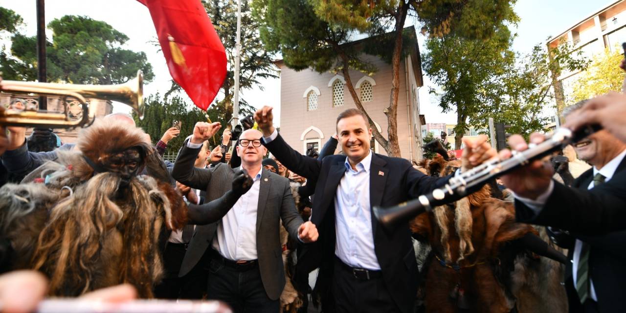 Balıkesir'de renkli kutlama