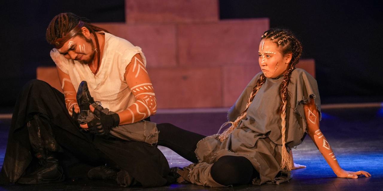 Maltepe Tiyatro Festivali, ‘Siyah Pelerin’ ile sahnelere merhaba dedi