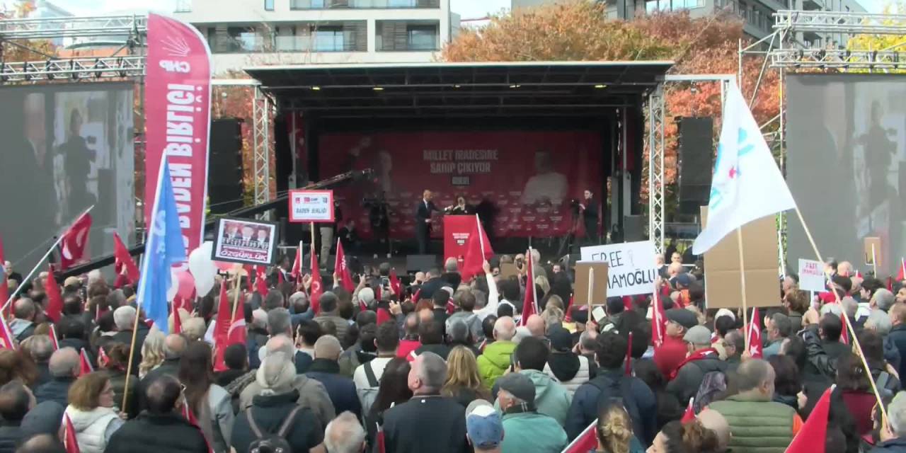 CHP'nin Brüksel'deki mitinginde dikkat çeken mesajlar