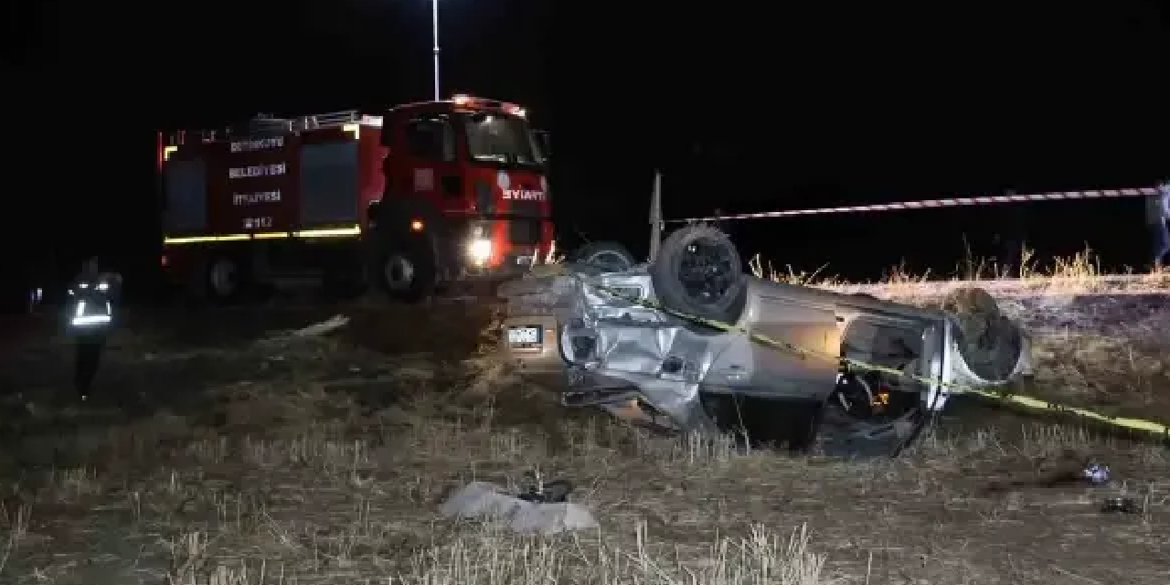 Nevşehir'de korkunç kaza: Otomobil tarlaya uçtu! 2 kişi öldü, 1 kişi yaralandı