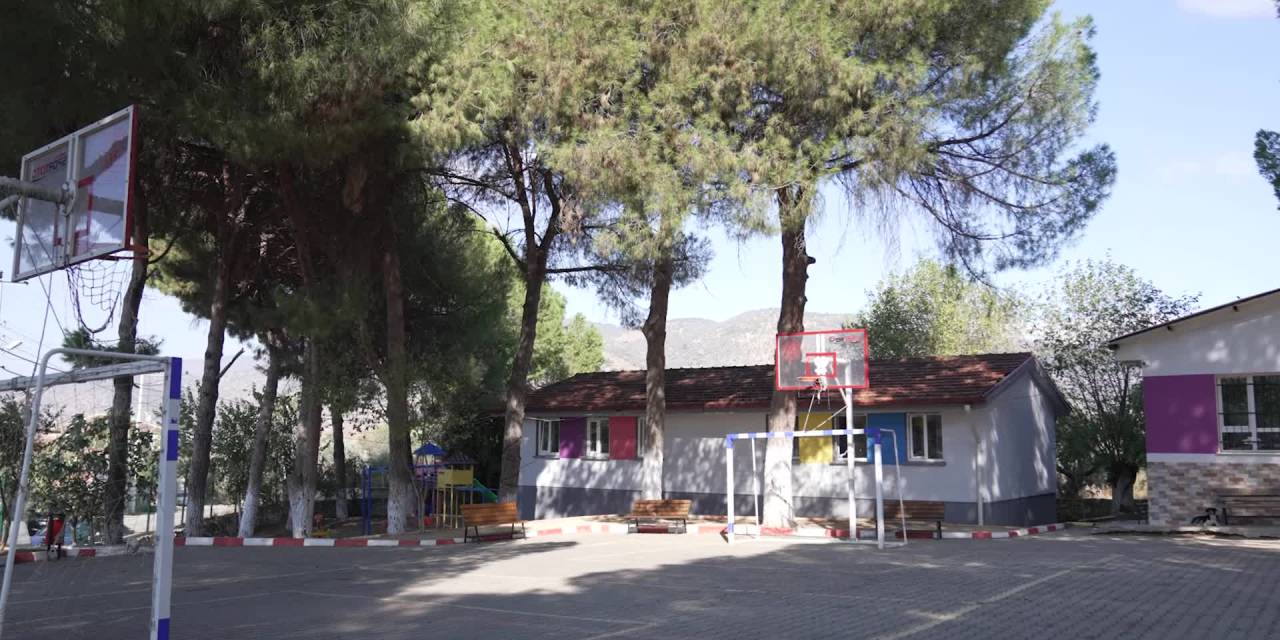 İzmir'de Okul Aile Birliklerine Destek Projesi velileri sevindiriyor