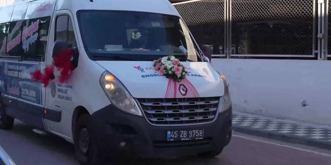 Engelsiz Yaşam Aracı, Turgutlu'da düğün arabasına dönüştü