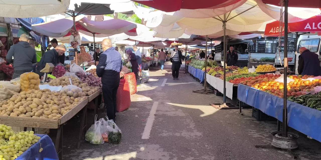 Kadirli'de pazar fiyatlarına tepki: "Emeklinin sonu mezarlık"