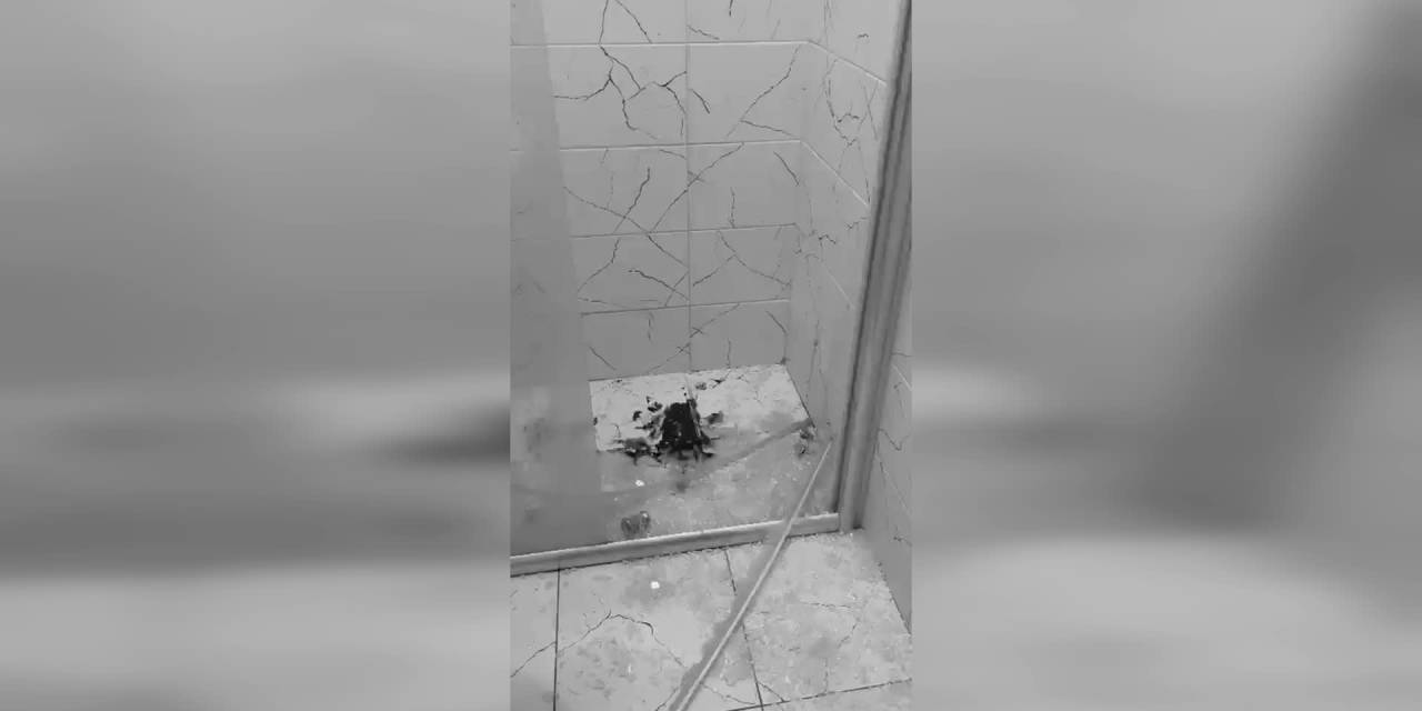 Artvin'de kız yurdunda şok olay: Duşa kabin camı patladı