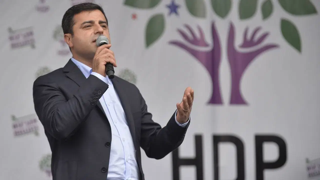 CHP'den Selahattin Demirtaş'a ziyaret