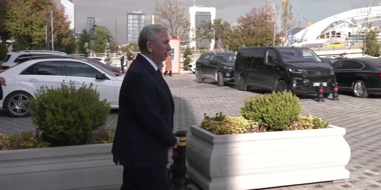 Dervişoğlu'ndan Yavaş'a destek ziyareti: "Soruşturmalar güveni sarsmaz"