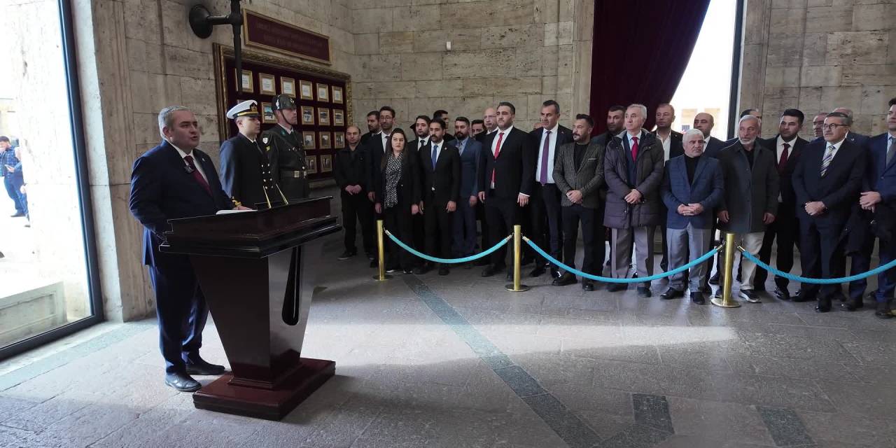 Keçiören'den Ata'ya anma: Özarslan ve binlerce vatandaş Anıtkabir'de