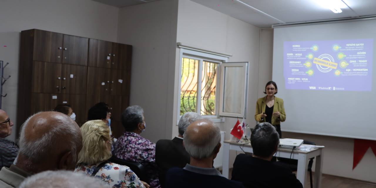 Maltepe Belediyesi dijital dolandırıcılığa karşı eğitiyor