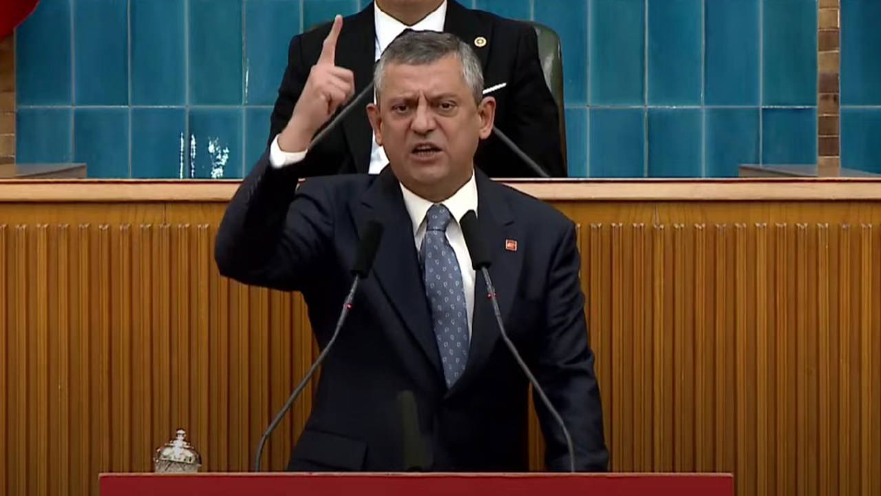 Özgür Özel, iktidar medyasına ateş püskürdü: "İsrail'in düğün evinin tefçisi gibi davranıyorsunuz"