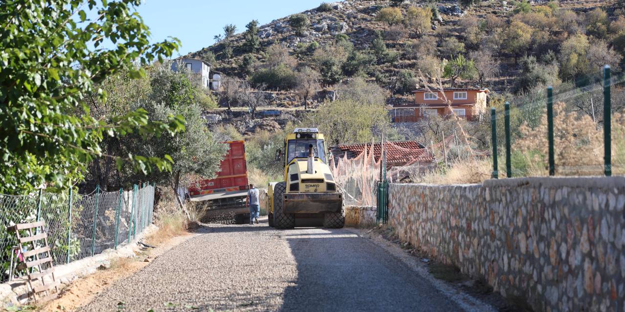 Bozburun'da 10 bin metrekarelik yol çalışması tamamlandı