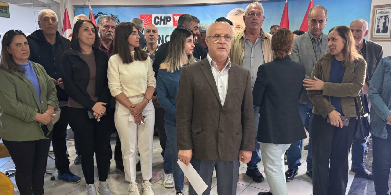 Tunceli’de CHP yönetimi kendilerine parti binasına kilitledi