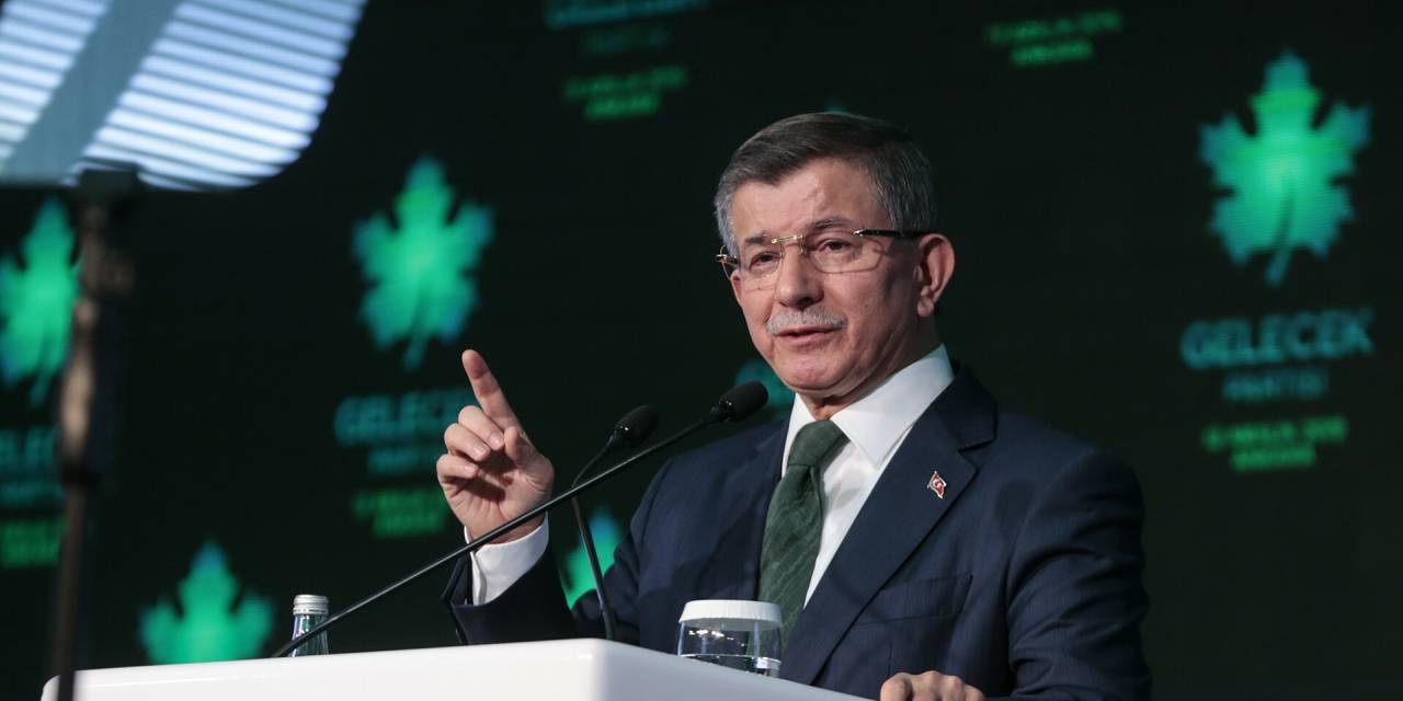 Davutoğlu’ndan İmralı süreci için yeni formül: “Öcalan SEGBİS’le komisyona hitap etsin”