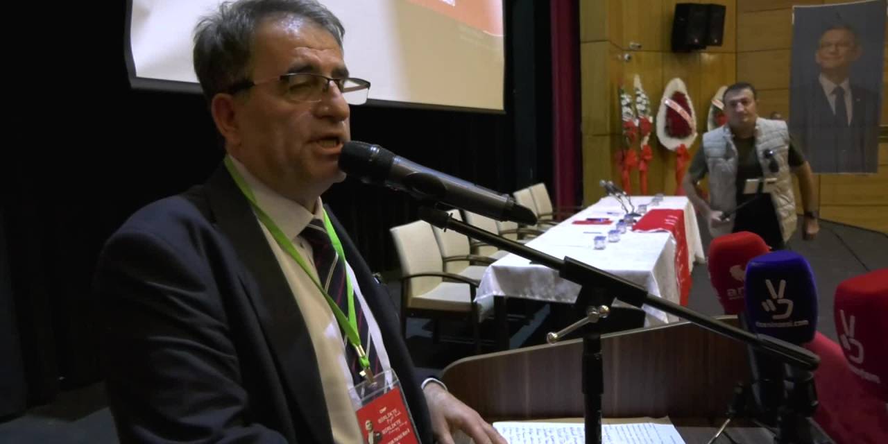 Saltuk Deniz, CHP Rize Kongresi'nde yeniden başkan seçildi